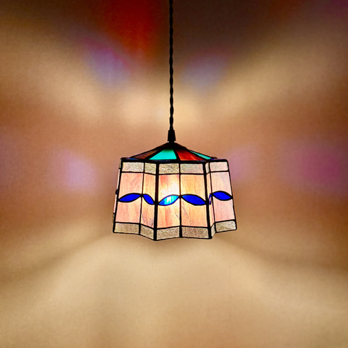 光の色を楽しむ 、ステンドグラス ランプスタンド ランプシェード