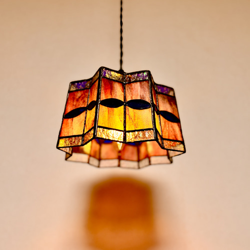 光の色を楽しむ 、ステンドグラス ランプスタンド ランプシェード
