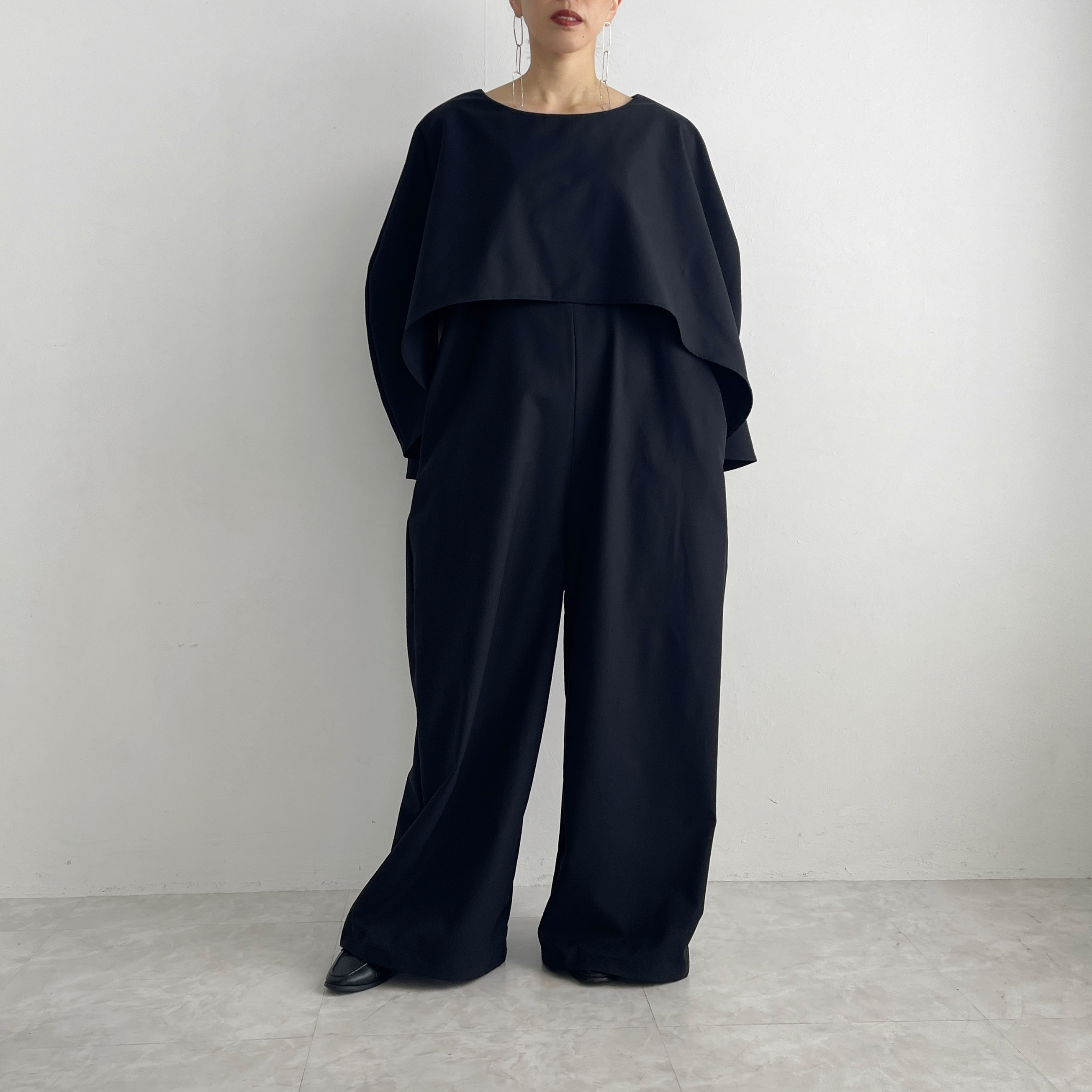 ケープスリーブサロペット(black)