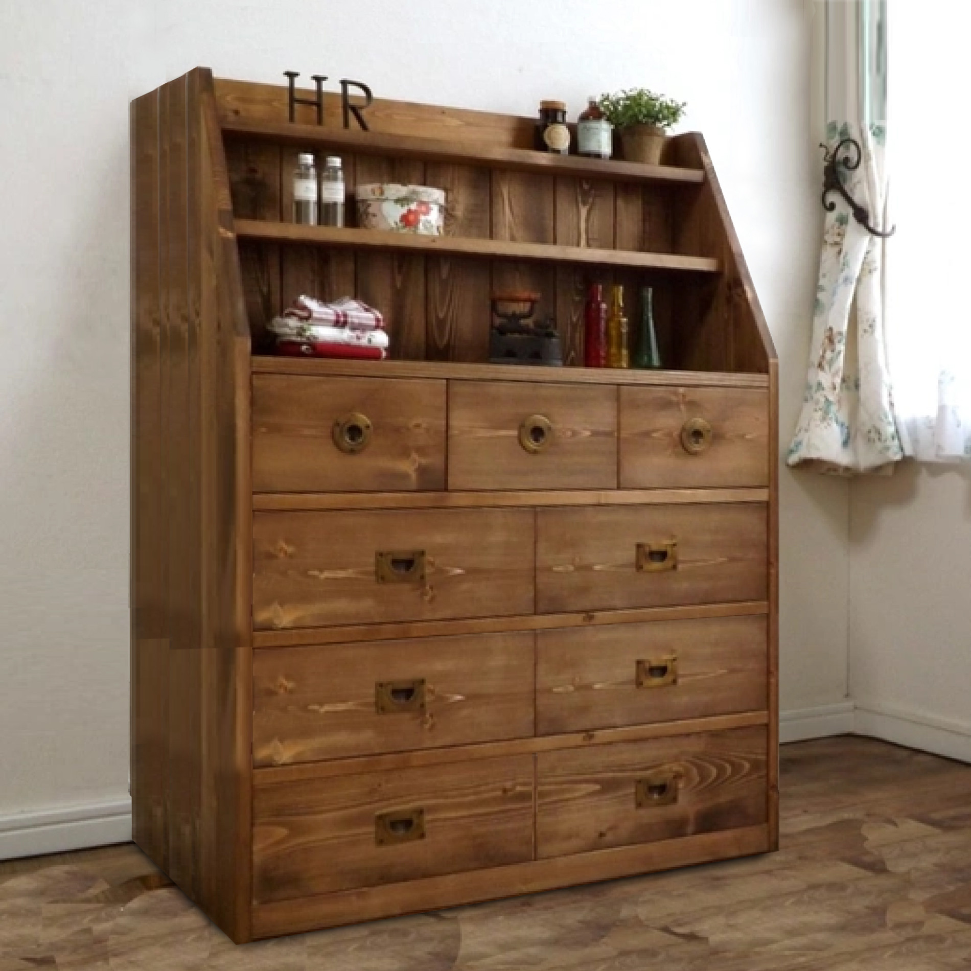 無垢材　レトロ調チェスト