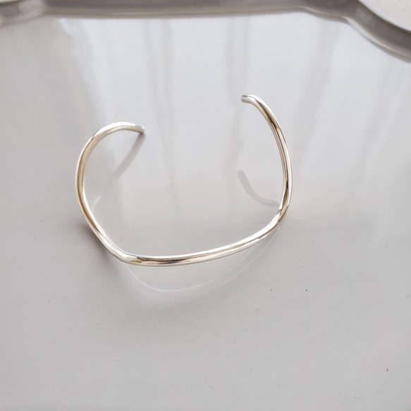 シルバーバングル、フリーサイズ Silver Bangle -Flat- シルバー バングル – yuzen-official