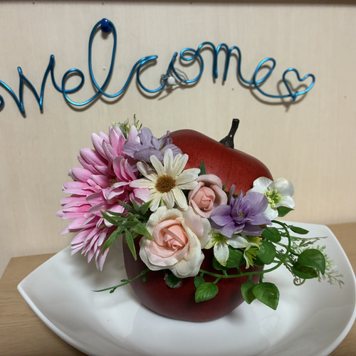 スイーツ風アレンジ（赤りんご）▫️フラワーアレンジ フラワーアレンジメント スイーツ風アレンジ（赤りんご）▫️フラワーアレンジ フラワー