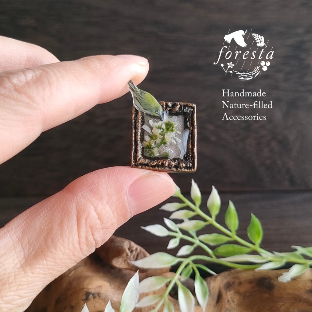 癒しギフト｜手描きメジロのブローチ｜心を整える自然派アクセサリー