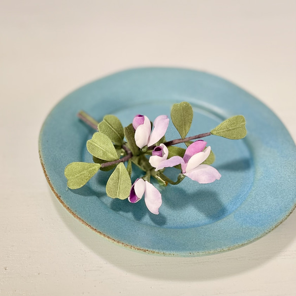 布花スイートピーをちっちゃくしたような野の花のカラスノエンドウのブローチ 5枚目の画像