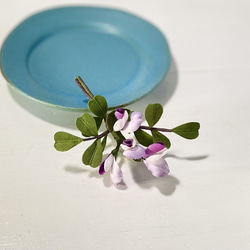 布花スイートピーをちっちゃくしたような野の花のカラスノエンドウのブローチ 3枚目の画像