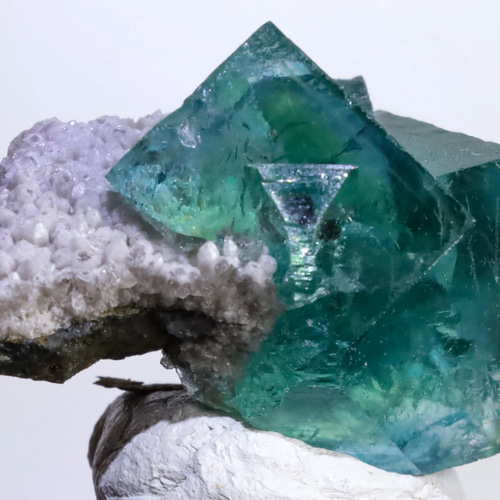 美色ゾーニング☆彡 『歴史的な鉱石の産地 シャンファーリン産』天然