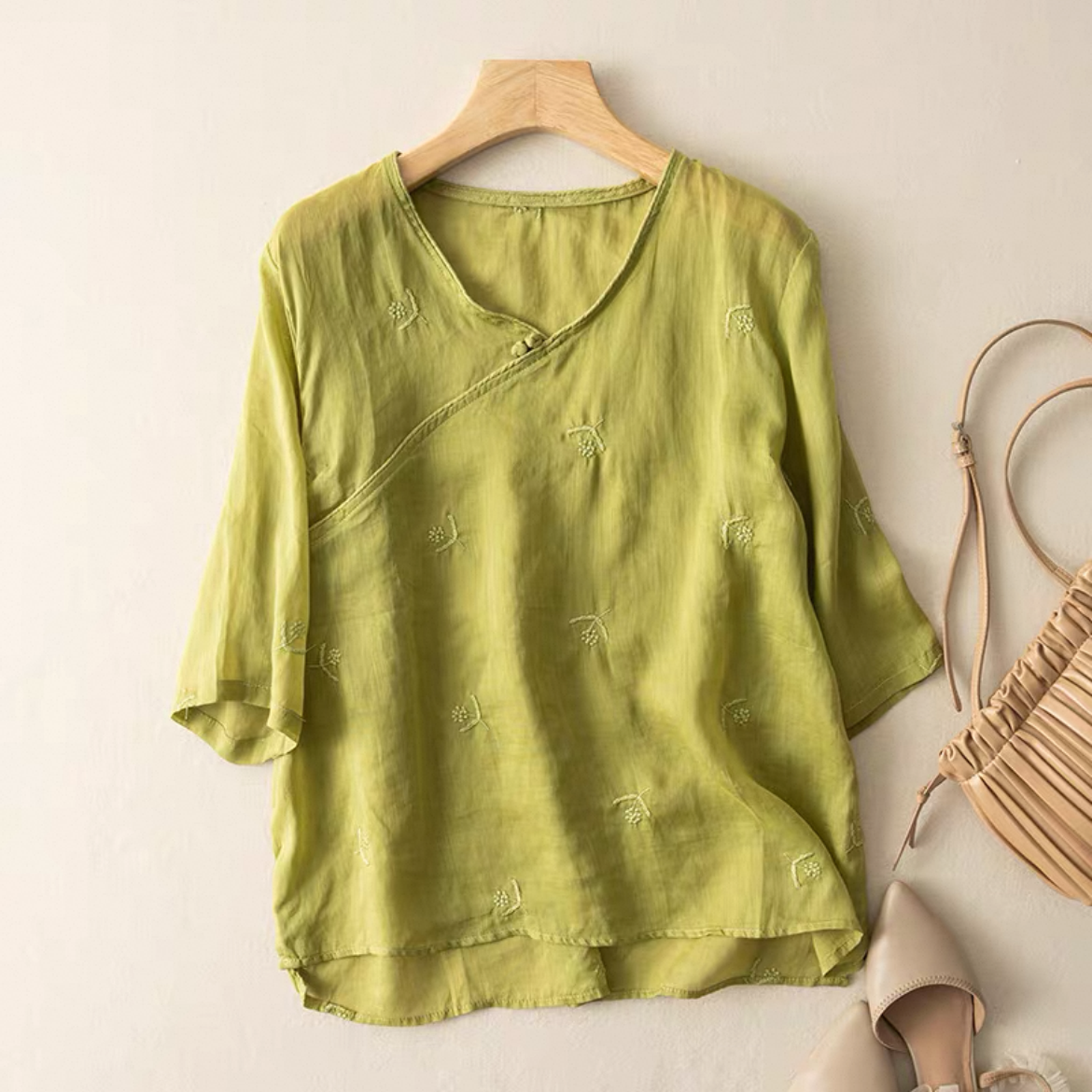 無地トップス、綿麻トップス、綿麻シャツ、無地シャツ、刺繍、日差し対策、母の日ギフト、夏、春、秋、