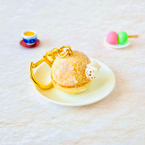 ネコちゃん鈴カステラに抱きつきフェイクスイーツ キーホルダー