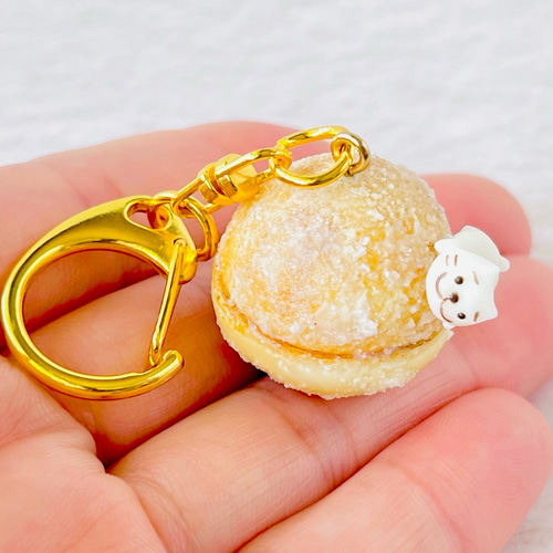 ネコちゃん鈴カステラに抱きつきフェイクスイーツ キーホルダー