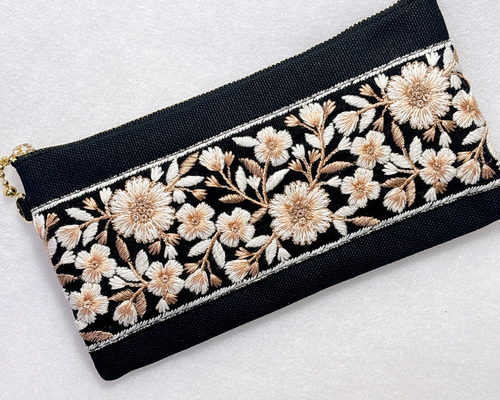 薄くて軽い！インド刺繍リボンの仕切りつきお財布ポーチ（数量