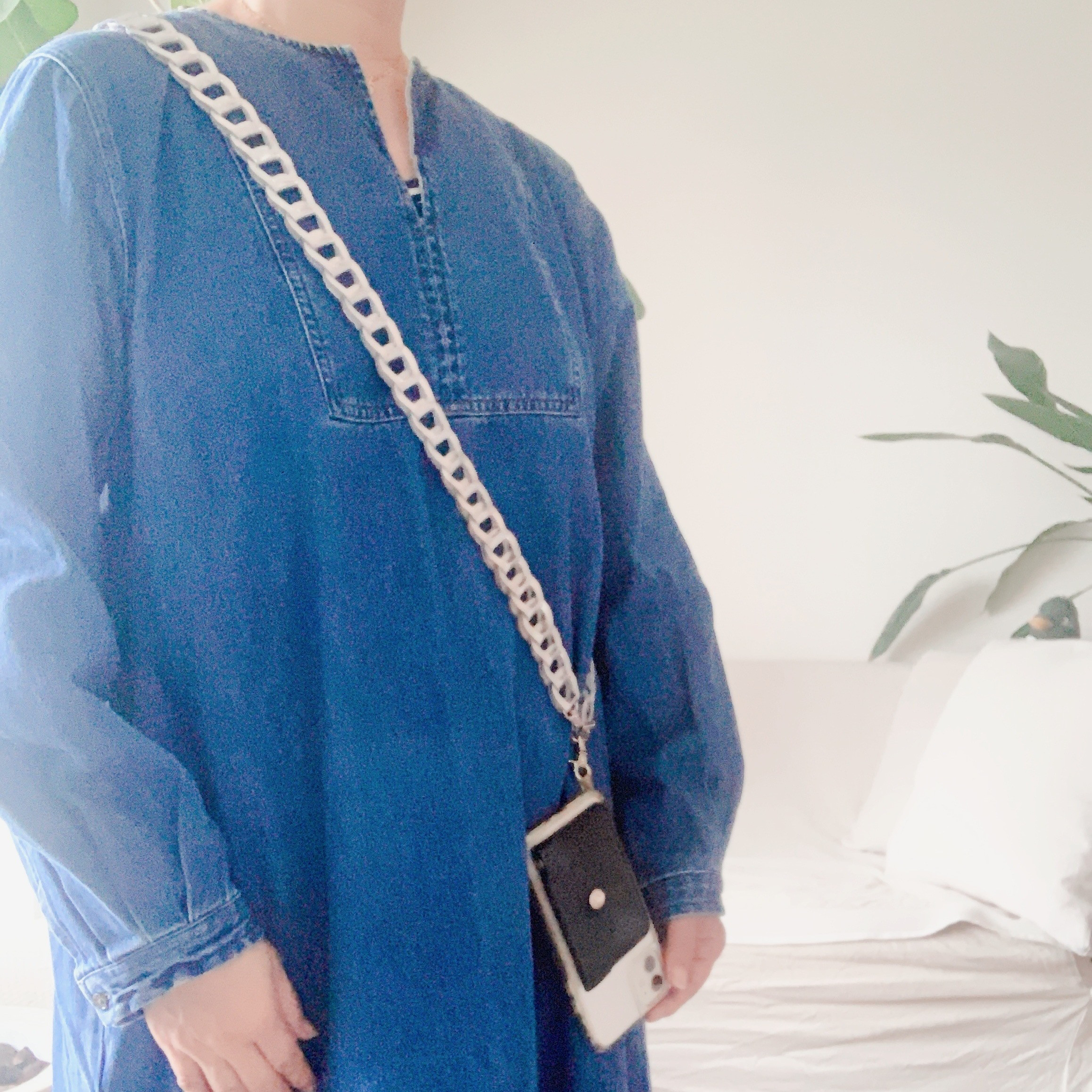 Leather piecesスマホショルダーストラップ(シルバー)