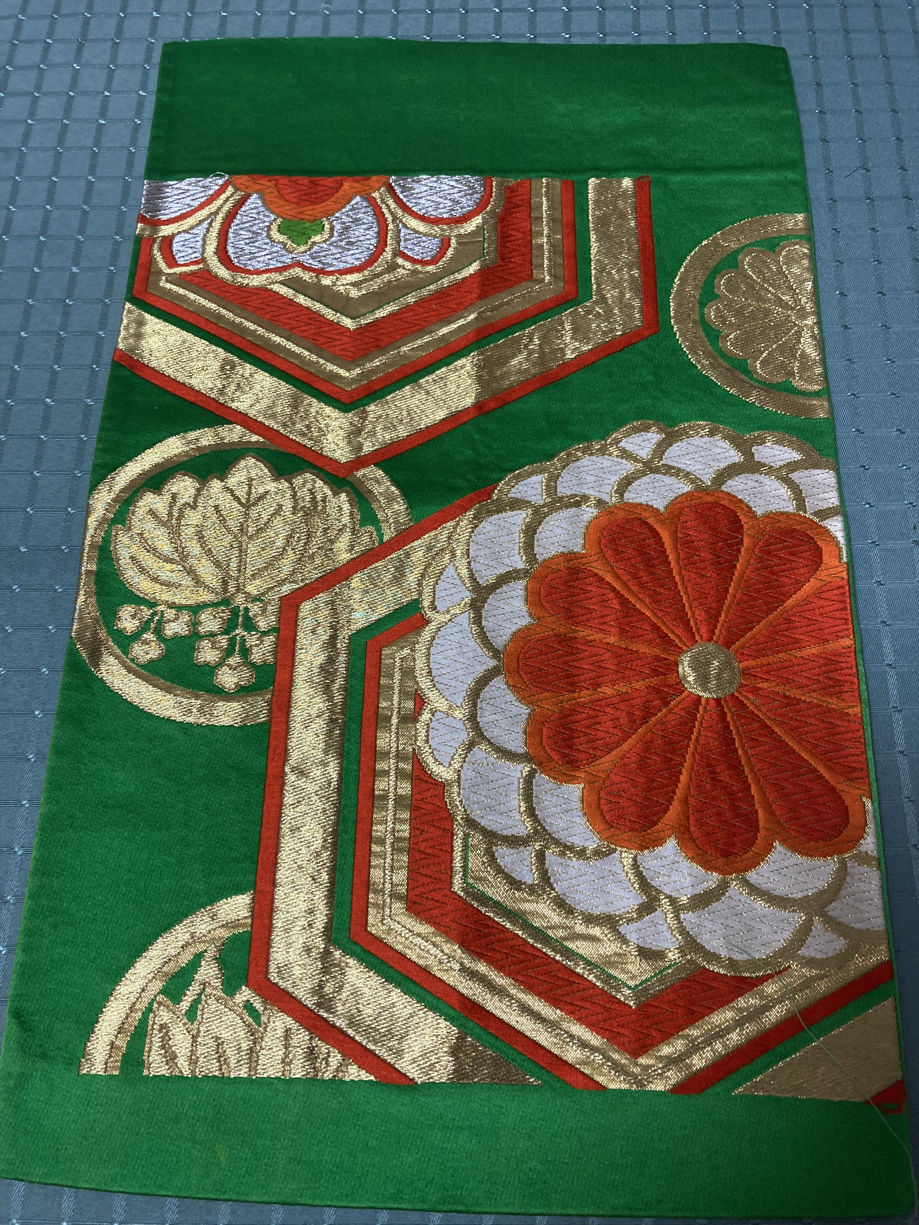 手刺繍　アンティーク　帯　リメイク　アンティーク　ハギレ 手刺繍 アンティーク 帯 リメイク アンティーク ハギレ - メルカリ