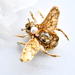 手刺繡　蜂のブローチ　ゴールド 12枚目の画像