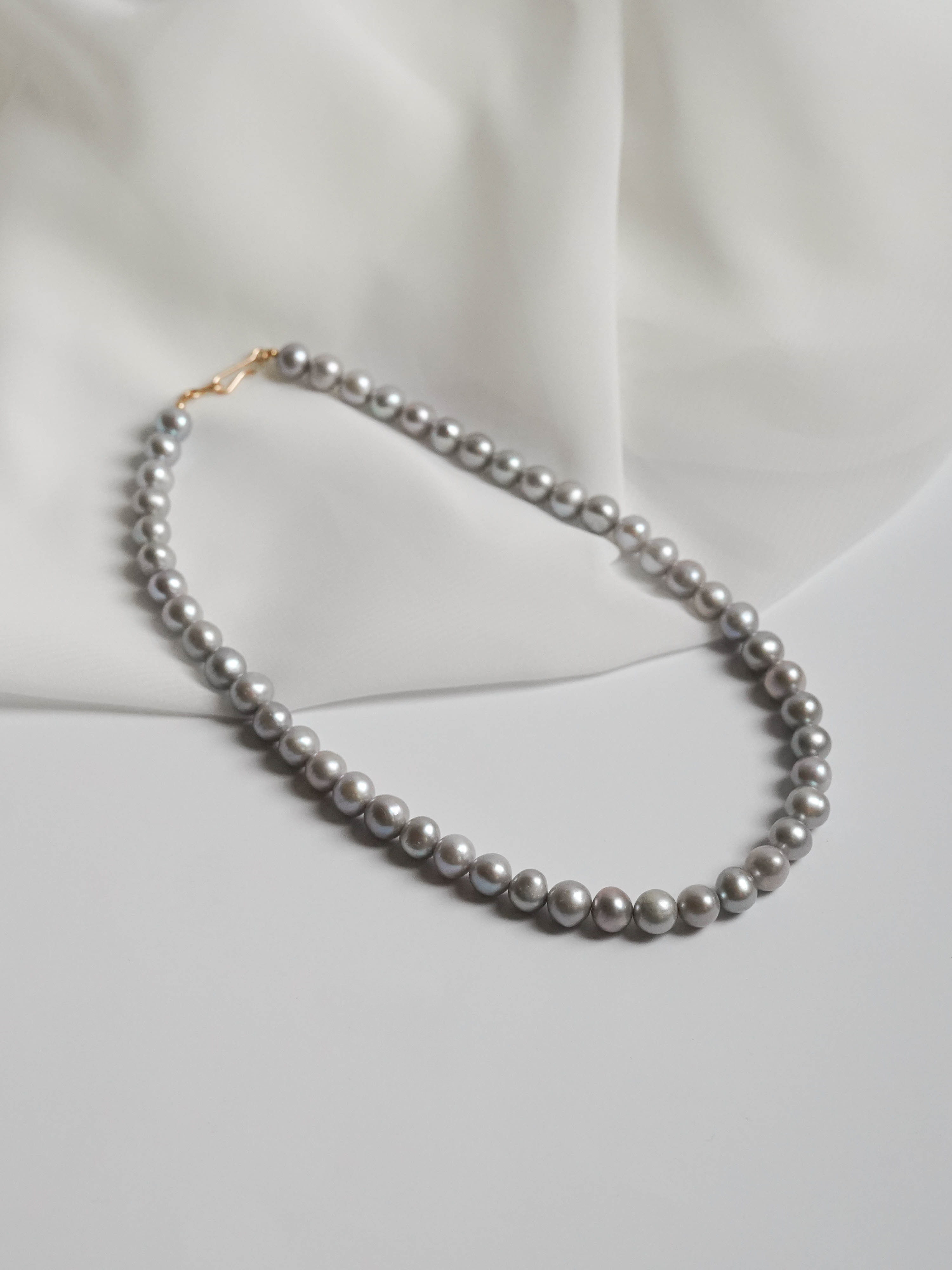 グレーパール セミラウンド ネックレス