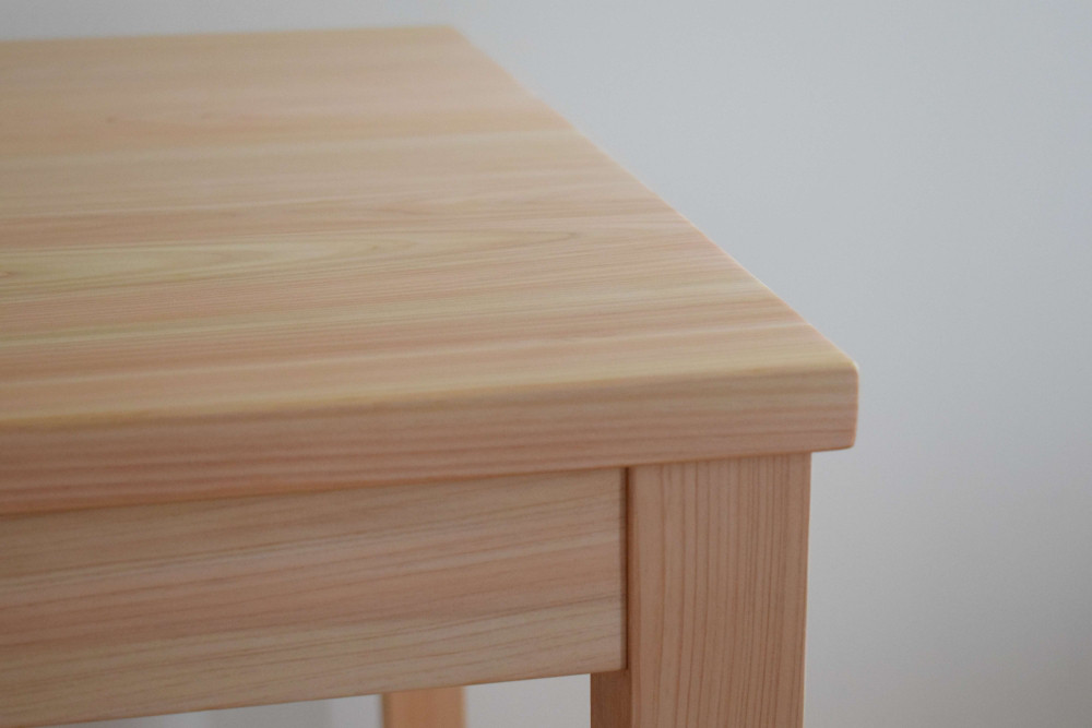 国産材ヒノキ無垢材のシンプル ダイニングテーブルW160