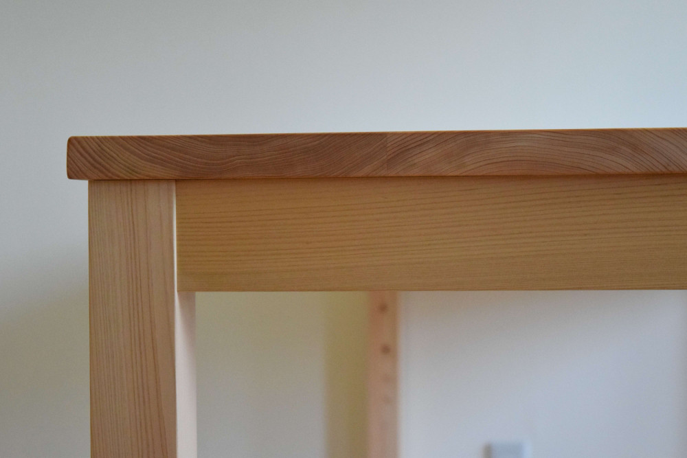 国産材ヒノキ無垢材のシンプル ダイニングテーブルW160