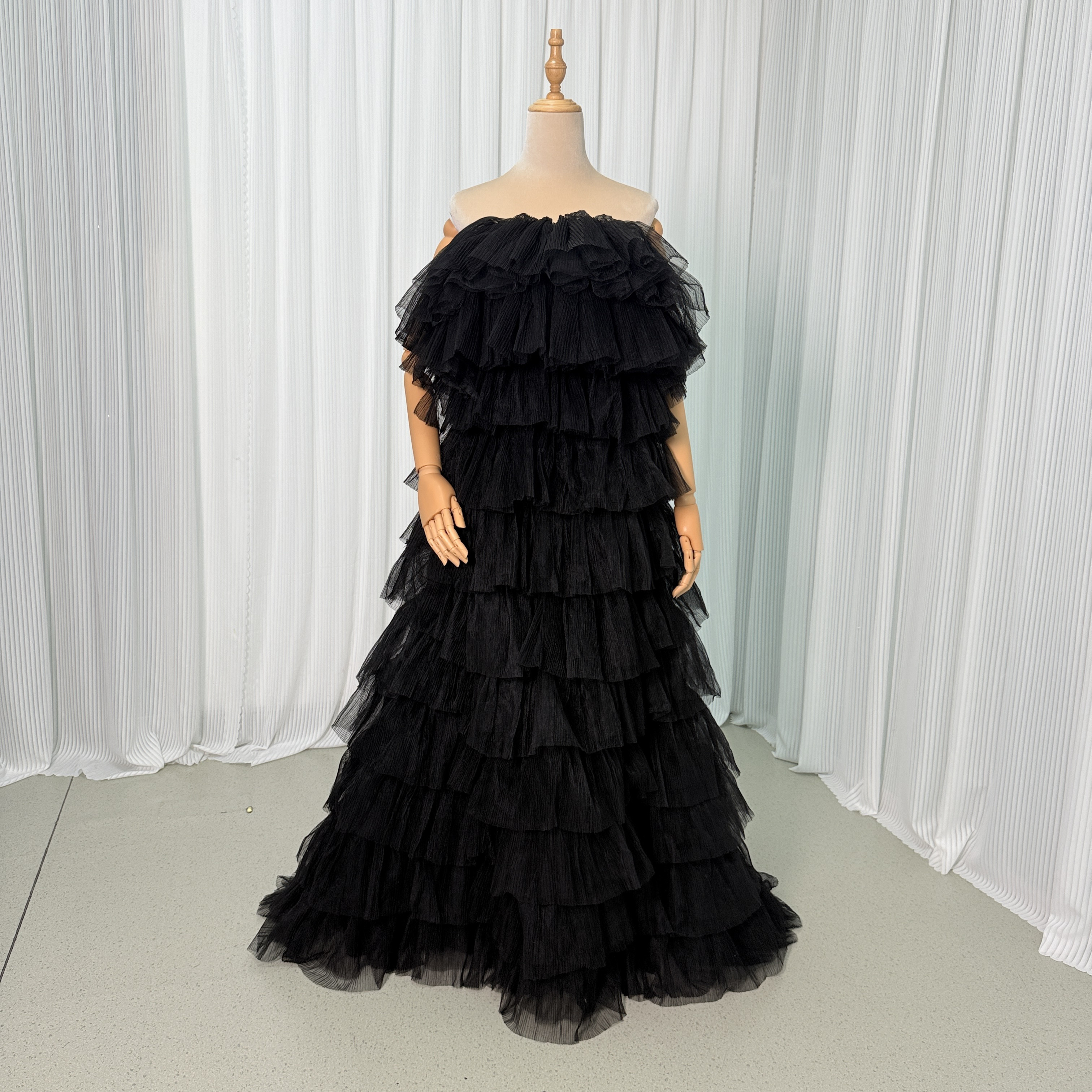 送料無料！ウェディングドレス ベアトップ ベアトップ リボン 柔らかく重ねたチュールスカート 可愛い ブラック