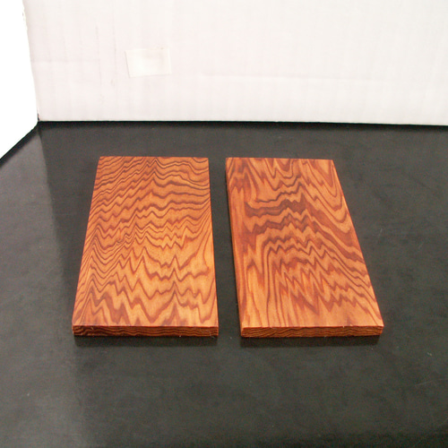 【美術工芸品】天然木を使用した、一枚板（輪切り）の敷板や花台 ○屋久杉 無垢 2枚セット 木目の美しい敷板 一輪挿し 花台 茶托 お菓子