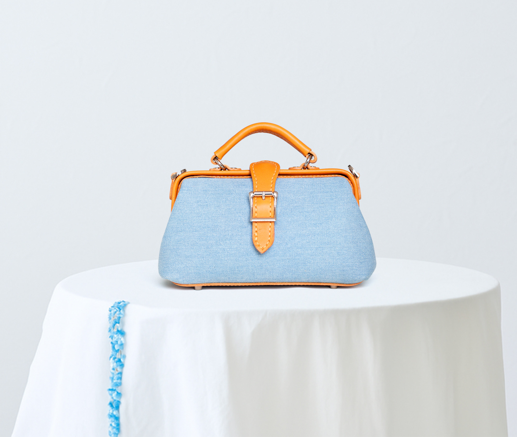 「デニム×革の組み合わせ」大人気！横型がま口バッグ 手作りのレザーショルダーバッグレディース