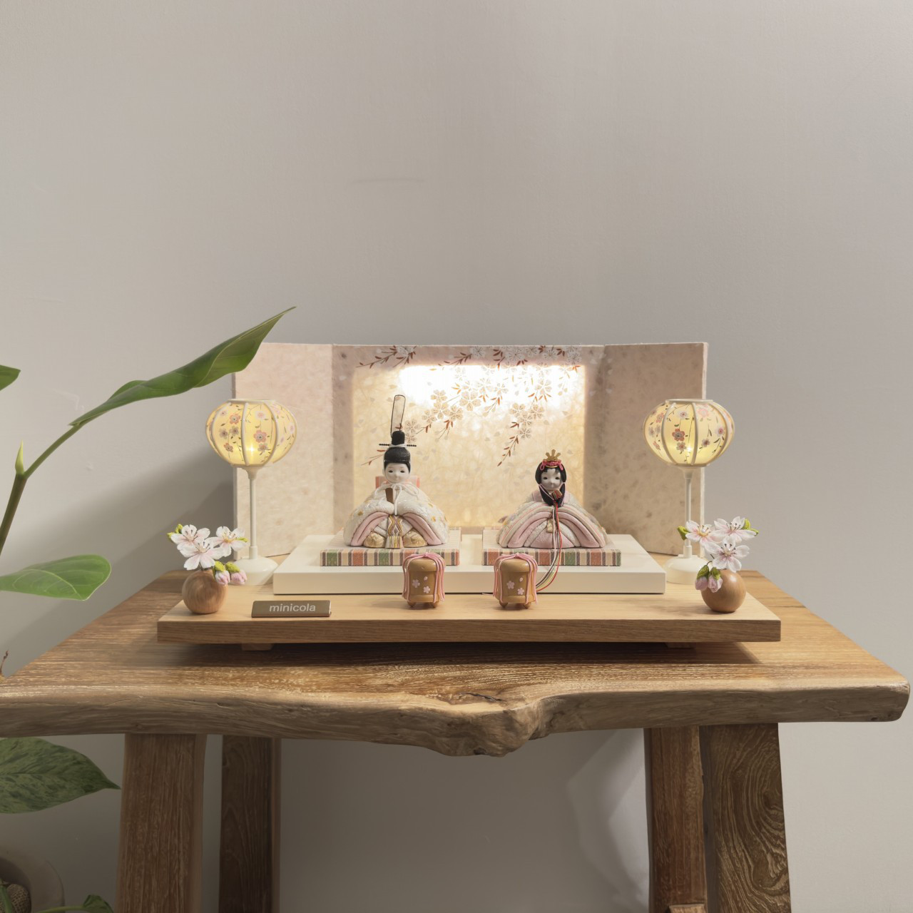minicola　rico結愛（ゆあ）木目込み雛人形　高岡塗台　しだれ桜屏風　ひな人形　ひな祭り