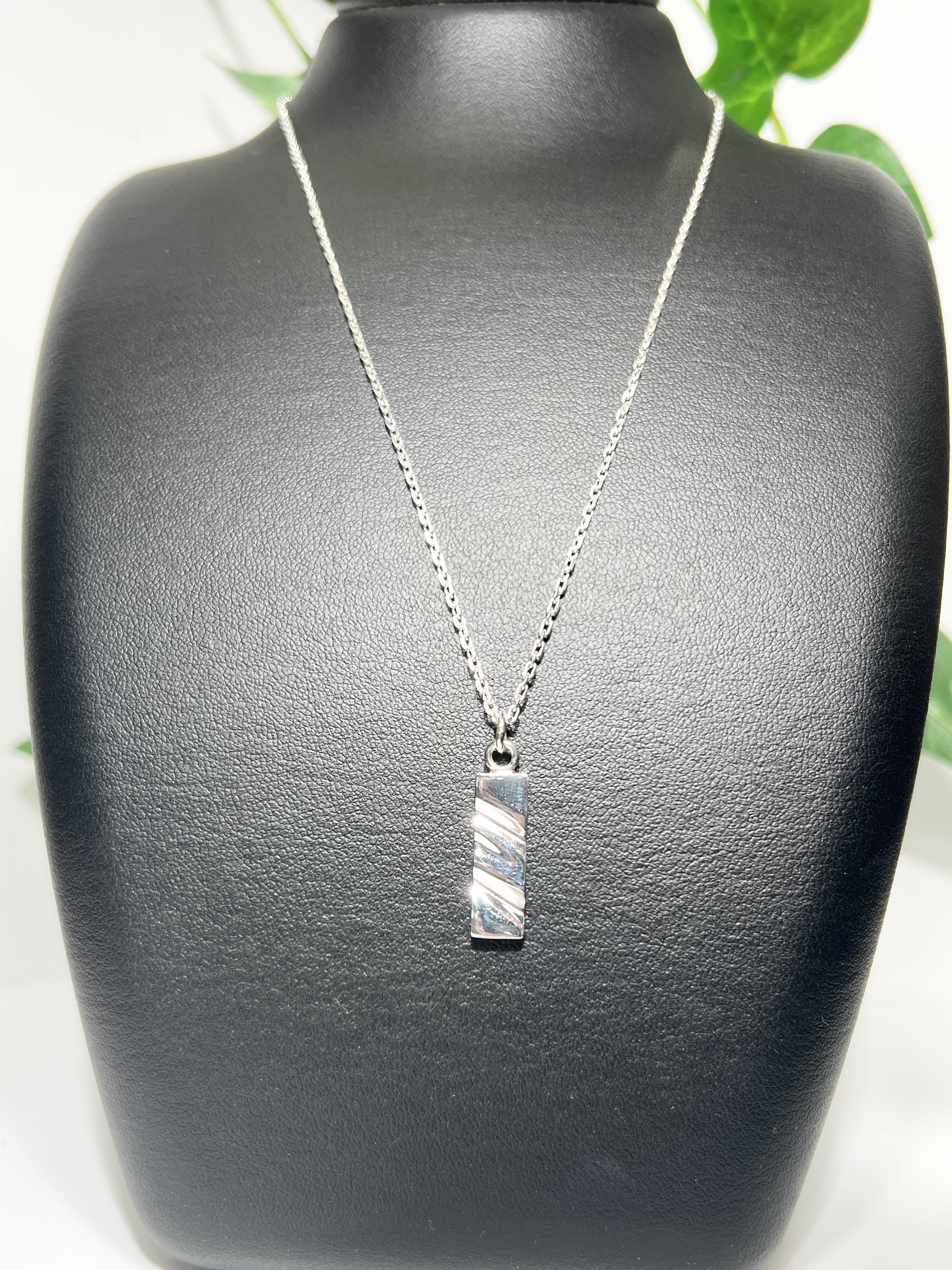 プレートネックレス （１）