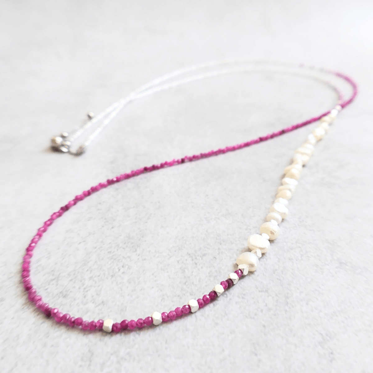 "簡単着脱" 7月誕生石ルビー 淡水パール マグネットロングネックレス 金属アレルギー 長さ調整 アジャスター 延長