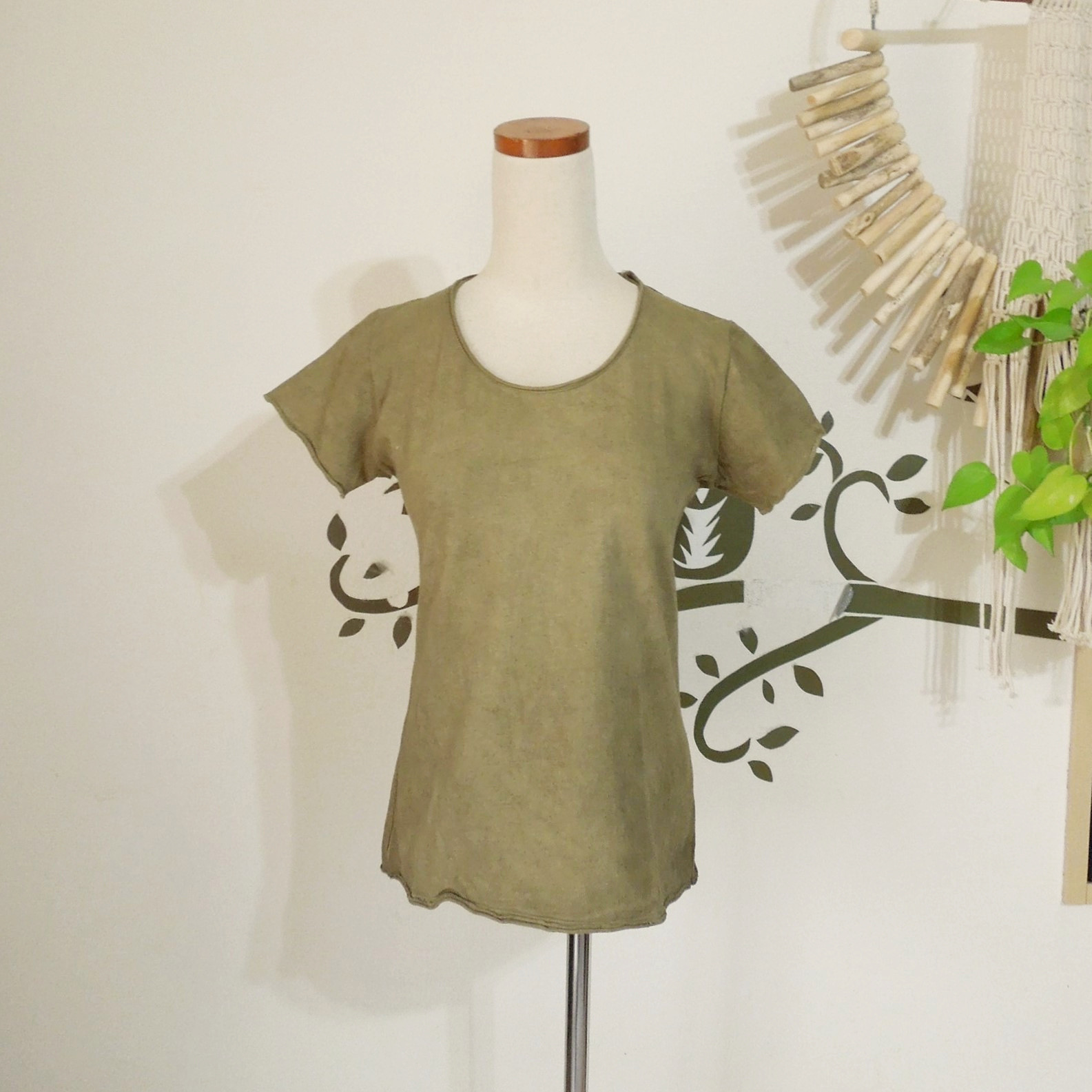 【再入荷】asana ヘンプコットン スリムTee・草木染めリーフ