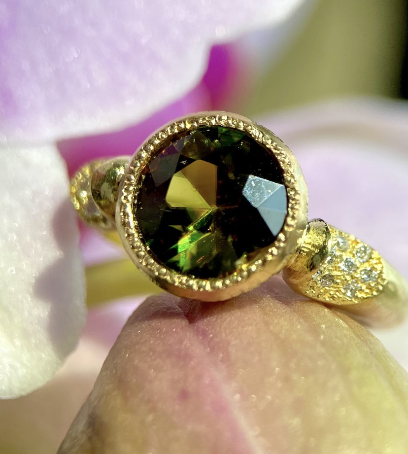 K18スフェーンリング(送料無料)スカドゥルー産