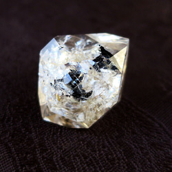 グラファイト・イン・クォーツ カーボン入り両剣水晶 穴あき 四川水晶