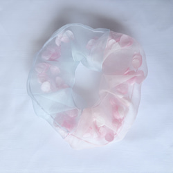桜の花びらシルクシアーシュシュ シュシュ irui 通販 19133356｜Creema