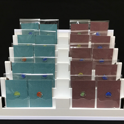 ◇展示用ディスプレイ什器。ポストカードに最適幅／パンタパネル