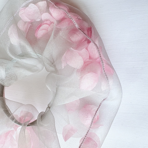 桜の花びらシルクシアーシュシュ シュシュ irui 通販 19133356｜Creema