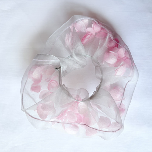 桜の花びらシルクシアーシュシュ シュシュ irui 通販 19133356｜Creema