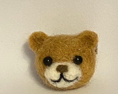 クマさんの羊毛フェルトのブローチ ブローチ りのみん 通販 19133601