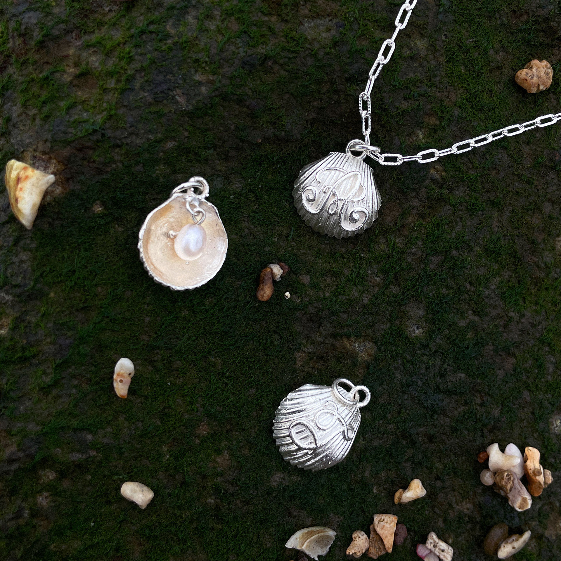 銀線細工 アルファベット パールシェル ネックレス