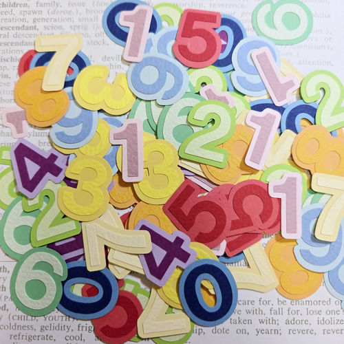 カラフル数字。100枚。アルバム。文字。色紙。寄せ書き。卒園