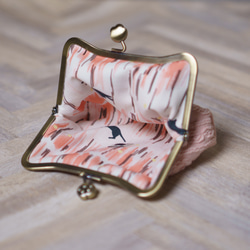 もも・にゃんこ肉球のポーチ 2枚目の画像