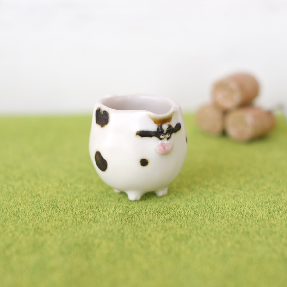 小さな牛さんミルクピッチャー(ツノからver.)黒 ミルク