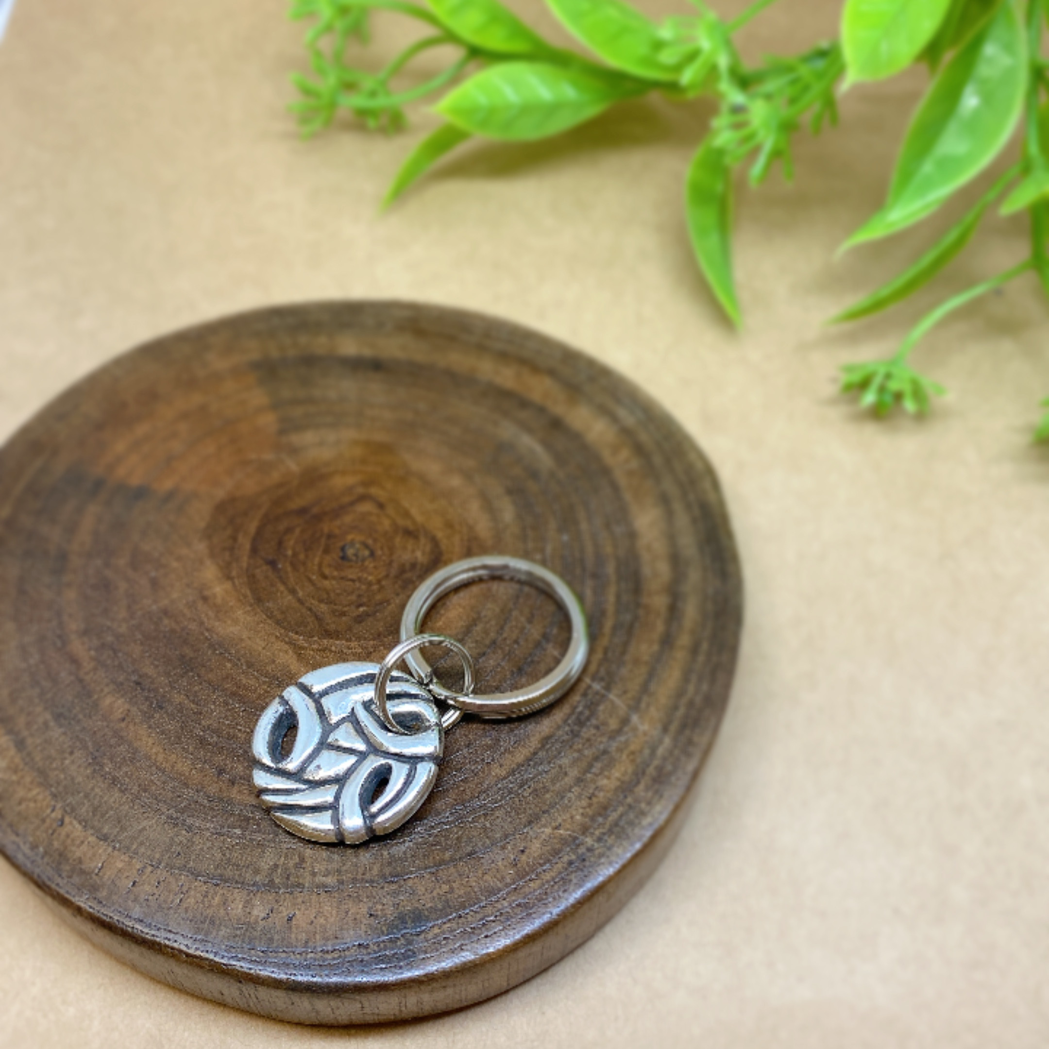 シルバーアクセサリー　キーホルダー　個性的　カジュアル　ユニセックス　メンズ　プレゼント
