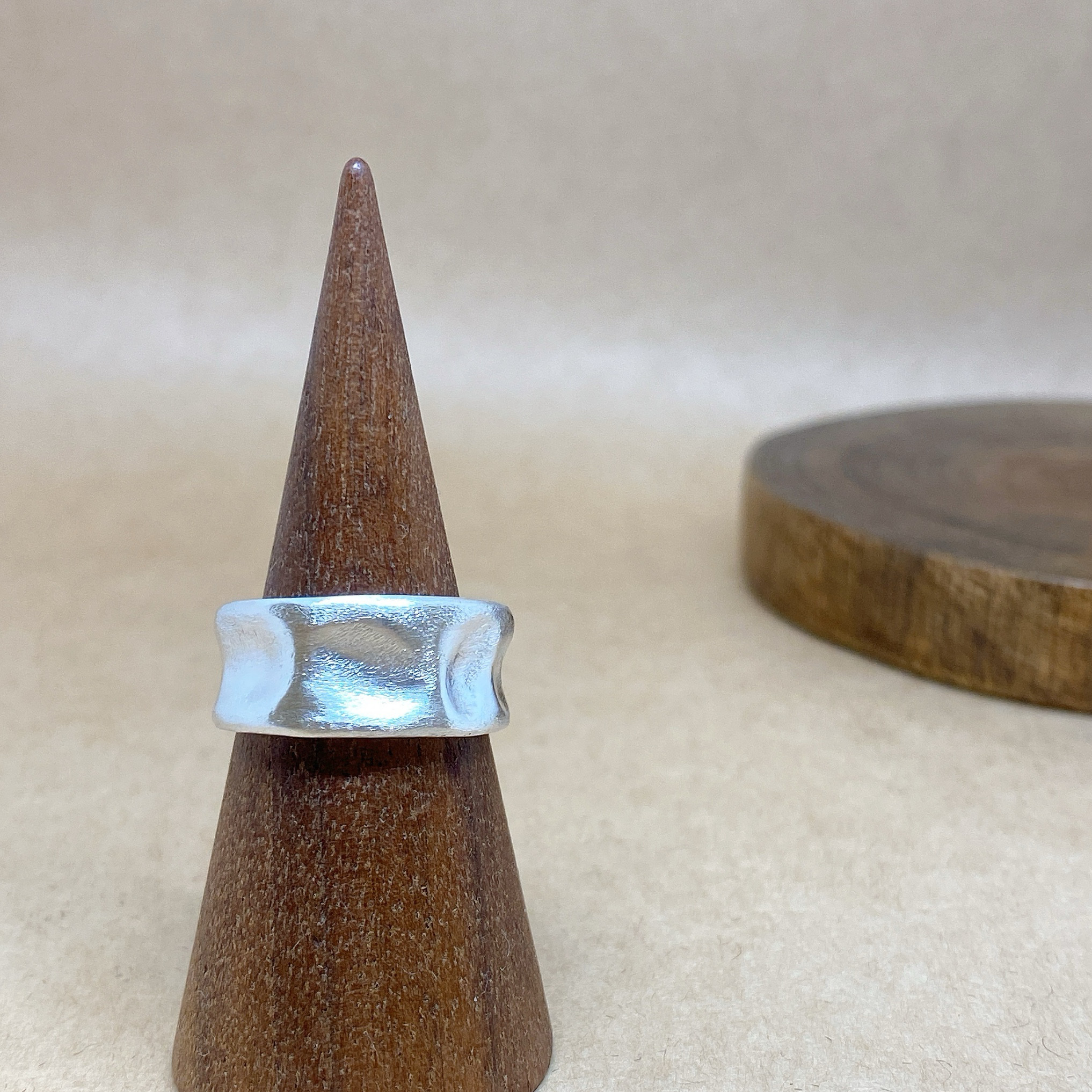 シルバーアクセサリー　指輪　リング　シルバーリング　個性的　シンプル　カジュアル　ユニセックス　メンズ