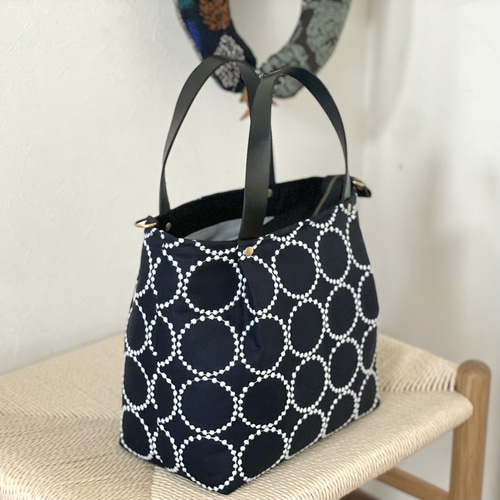 ⚮̈ミナペルホネン　tambourine light blue かくれんぼトート ⚮̈ミナペルホネン tambourine navy × light blue かくれんぼトート