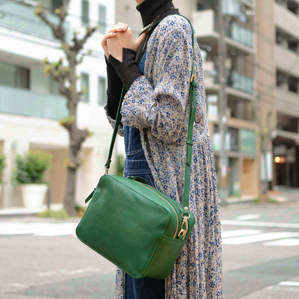 在庫限りのビッグセール】ショルダーバッグ 本革 収納 大容量 斜めがけ