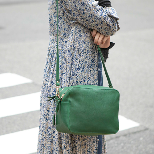 在庫限りのビッグセール】ショルダーバッグ 本革 収納 大容量 斜めがけ