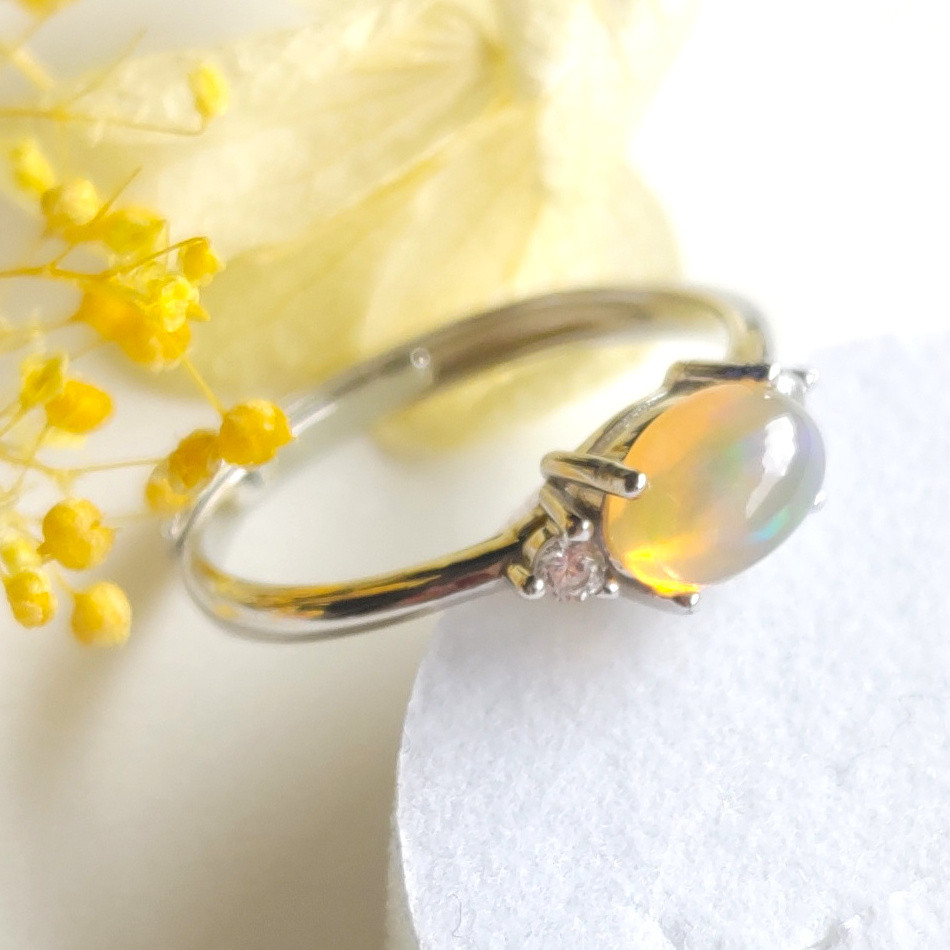 一点のみ オパール 虹色  天然石 リング Ｓ925 7×5㎜ 10月誕生石