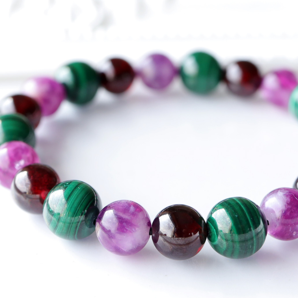 くっきりストライプのマラカイトとガーネットとレピドライトシリカの ビビットなお色の 天然石 ブレスレット