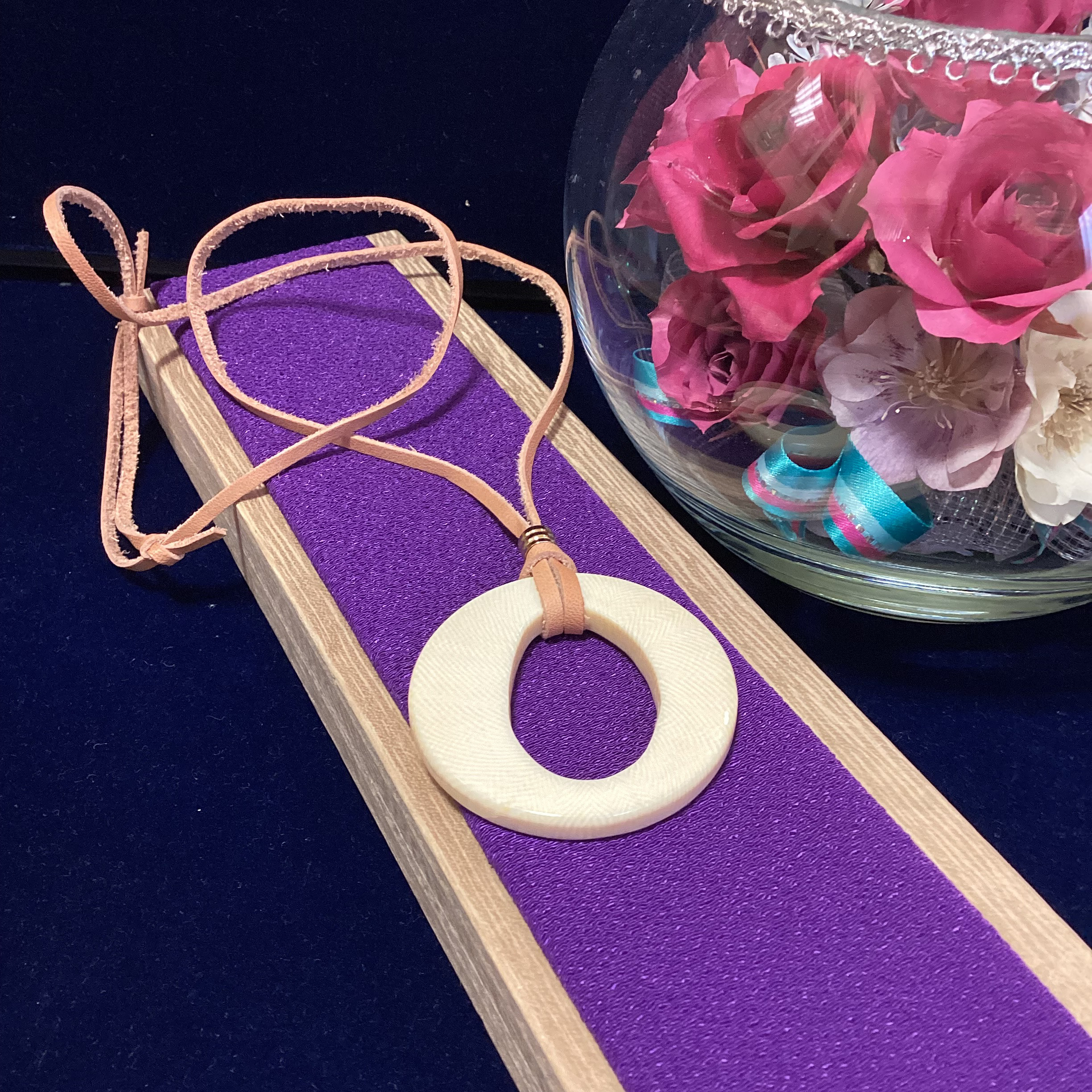 ☆本象牙革紐ペンダント　※A-106