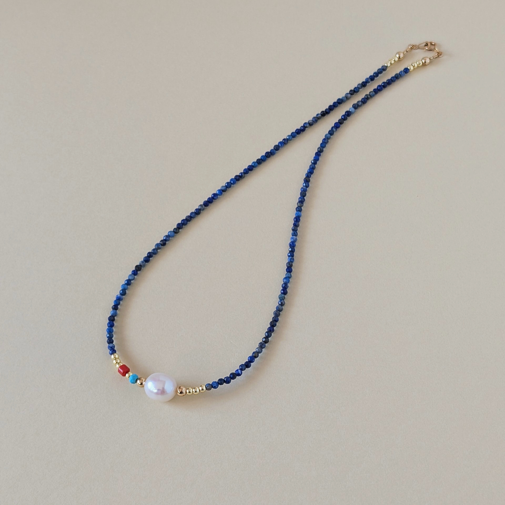 【14kgf製ネックレス】ラピスラズリ　淡水パール　赤珊瑚　細め　天然石ネックレス（JS15）