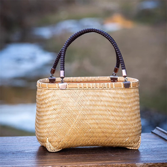 白竹 籠　工芸品 手編み かごバッグ バンブーバスケット  籠 かご バッグ コンパクト 巾着 手作り 母の日 ギフト