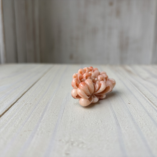 珊瑚の帯留.〜乱菊咲き乱れ〜 長期持ち越し品 その他アクセサリー