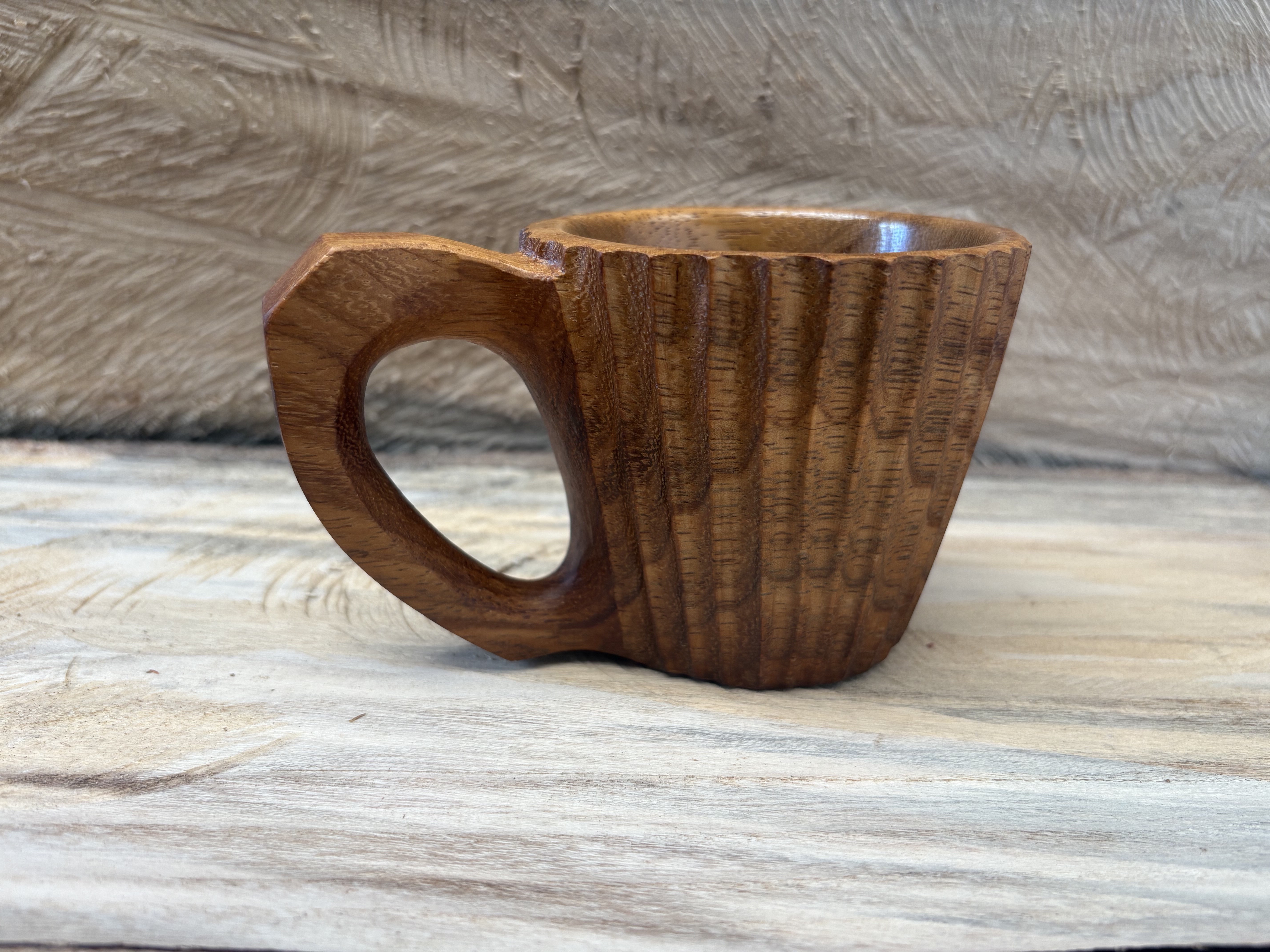 彫刻家が創るアートなマグカップ